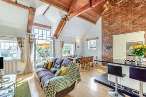 TV, fireplace - 3 Bed in Cark In Cartmel (oc-h32642) (Cark)