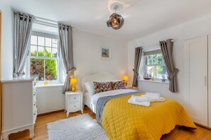 Iron/ironing board, travel crib, free WiFi, bed sheets - 3 Bed in Cark In Cartmel (oc-h32642) (Cark)