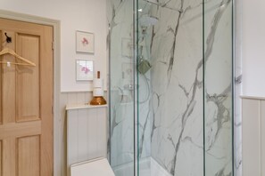 Towels - 1 Bed in Skipton (oc-d32946) (Skipton)