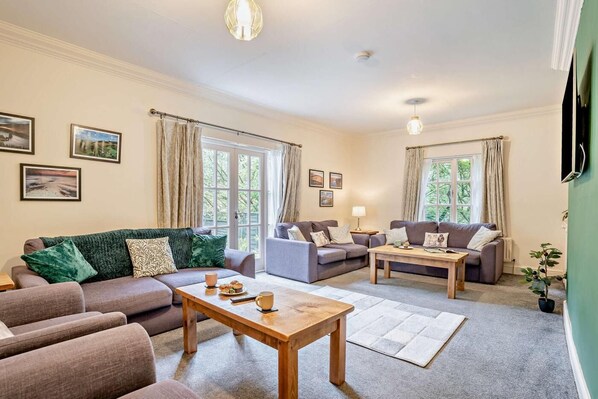 TV - 3 Bed in Cwmtaf (oc-p32979) (Merthyr Tydfil)