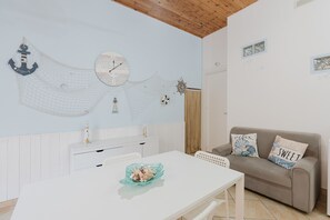 Interior - Perla Marina Ground Floor Apartment with Wi-Fi and Air Conditioning (Trappeto)