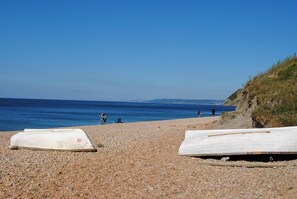 Beach - 2 Bed in Chideock (oc-g32451) (Chideock)