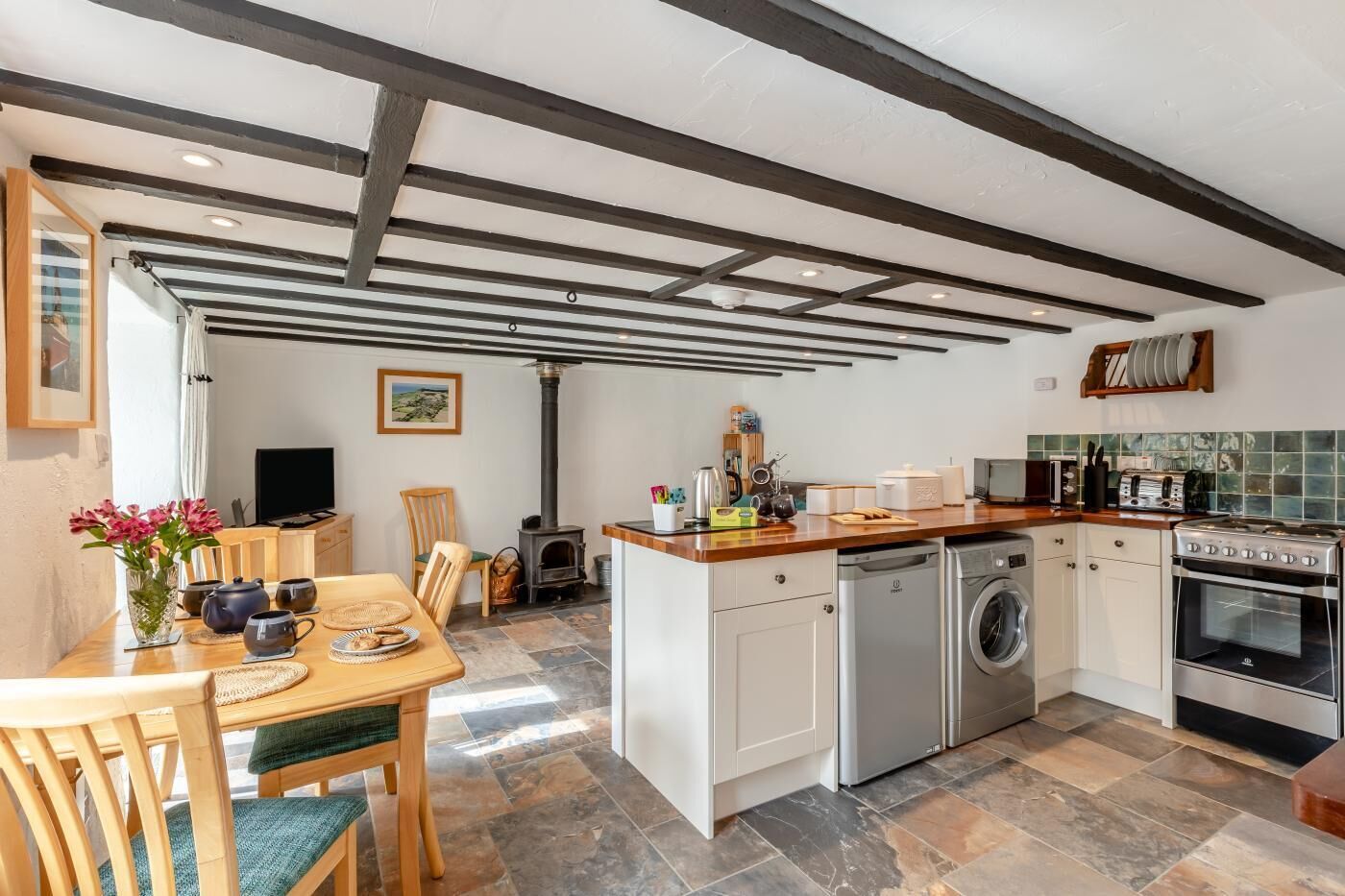 Microwave, oven, dishwasher, cookware/dishes/utensils