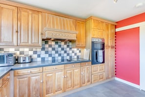 Mikroaaltouuni, uuni, astianpesukone