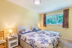 Silitysrauta/-lauta, ilmainen Wi-Fi, vuodevaatteet