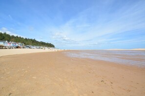 Beach - 4 Bed in Wells-next-the-Sea (oc-1309) (Wells-next-the-Sea)