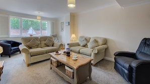 Living area - 4 Bed in Wells-next-the-Sea (oc-1309) (Wells-next-the-Sea)