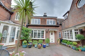 Exterior - 2 Bed in Tunbridge Wells (oc-tw626) (Tunbridge Wells)