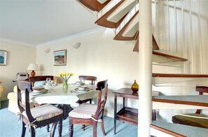 Dining - 2 Bed in Tunbridge Wells (oc-tw626) (Tunbridge Wells)