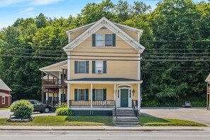 Exterior - Bright Private Suite: Walk to Town 2 Min to Okemo (Ludlow)