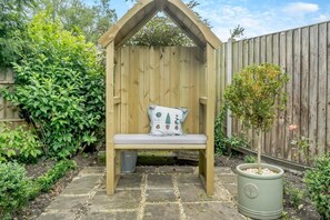 Property grounds - 2 Bed in Grimston (oc-1622) (Grimston)