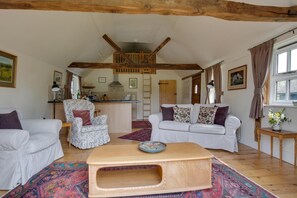 Televisión y chimenea