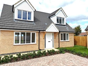 Exterior - 3 Bed in Wisbech (oc-p32984) (Welney)