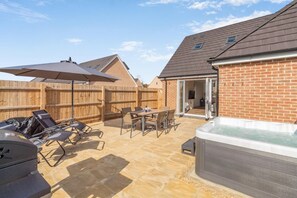 Outdoor dining - 3 Bed in Wisbech (oc-p32983) (Welney)