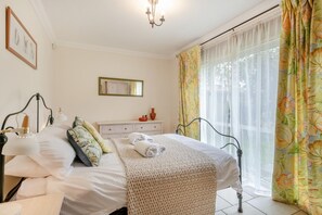 Iron/ironing board, travel cot, free WiFi, bed sheets - 4 Bed in Sedgeford (oc-918) (Sedgeford)