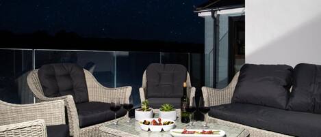 المنطقة المحيطة بالمنشأة