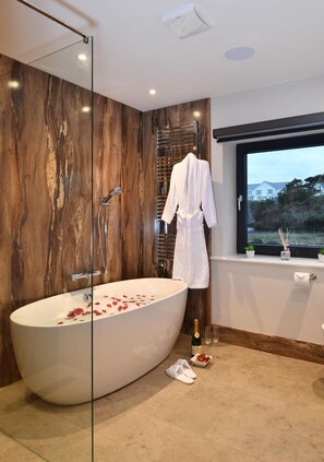 Towels - 5 Bed in Walmer (oc-do022) (Kingsdown)