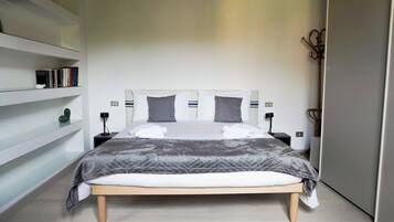 Bügeleisen/Bügelbrett, WLAN, Bettwäsche