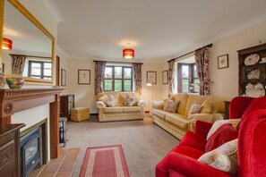 TV - 4 Bed in Wells-next-the-sea (oc-1465) (Wells-next-the-Sea)