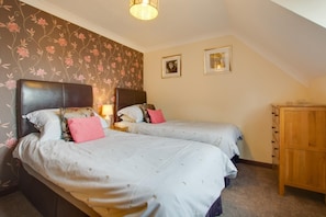 4 bedrooms, iron/ironing board, free WiFi - 4 Bed in Wells-next-the-sea (oc-1465) (Wells-next-the-Sea)