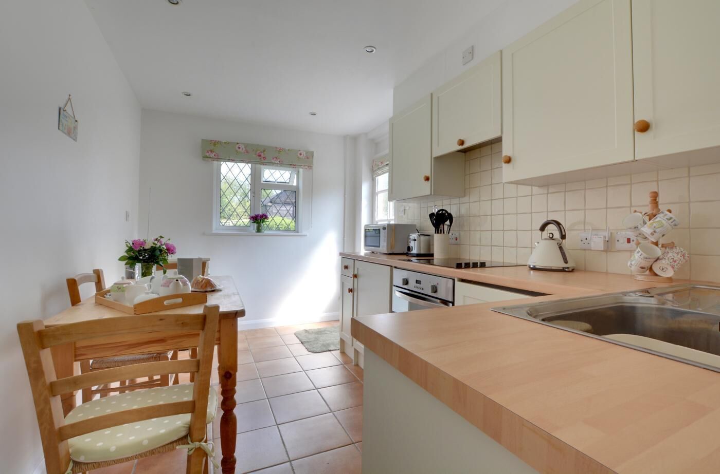 Microwave, oven, cookware/dishes/utensils