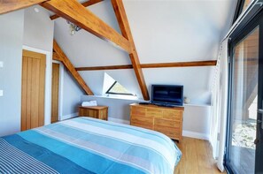 Iron/ironing board, bed sheets - 2 Bed in Sheringham (oc-1540) (Sheringham)