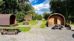 Outdoor dining - 1 Bed in High Casterton (oc-l32963) (Burrow-with-Burrow)