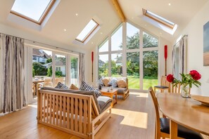 TV - 4 Bed in Sheringham (oc-1578) (Sheringham)