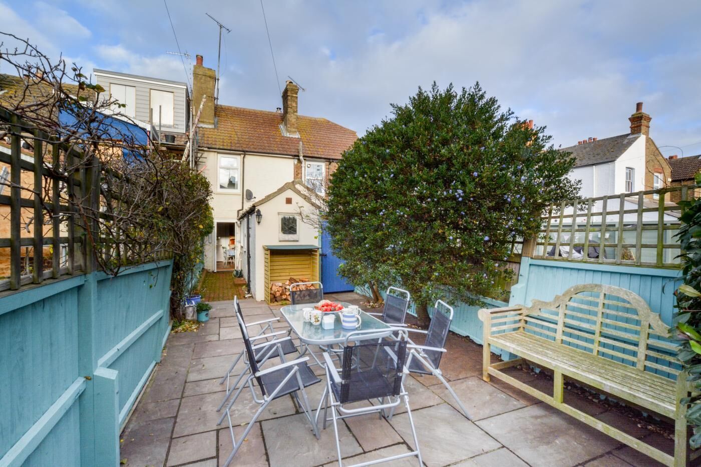 تناول الطعام بالخارج