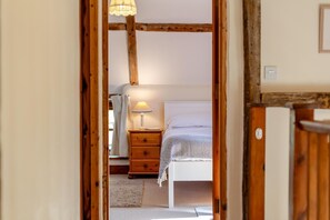 Iron/ironing board, free WiFi, bed sheets - 4 Bed in West Somerton (oc-273) (West Somerton)