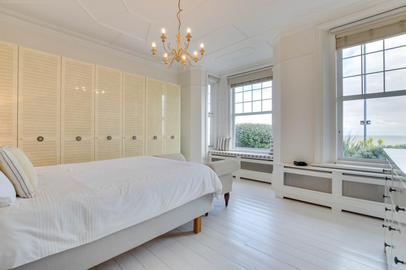 Bügeleisen/Bügelbrett, kostenloses WLAN, Bettwäsche