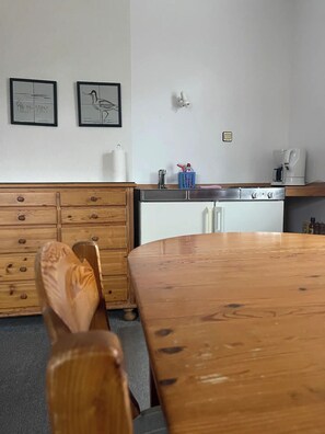 Interior - Apartment with kitchenette, dining room, bathroom, bedroom (Sylt)