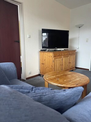 Living area - Apartment with kitchenette, dining room, bathroom, bedroom (Sylt)