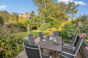 Outdoor dining - 3 Bed in Weybourne (oc-716) (Weybourne)