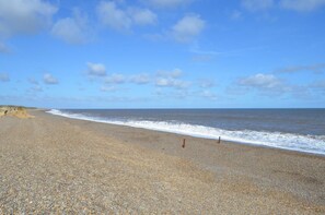Beach - 3 Bed in Weybourne (oc-716) (Weybourne)