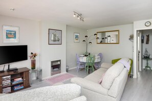 TV - 2 Bed in Winchelsea (oc-rh1143) (Winchelsea Beach)