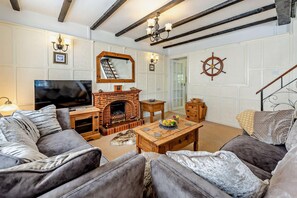 TV - 2 Bed in Ilfracombe (oc-quay) (Ilfracombe)