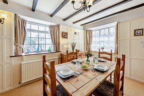 Dining - 2 Bed in Ilfracombe (oc-quay) (Ilfracombe)