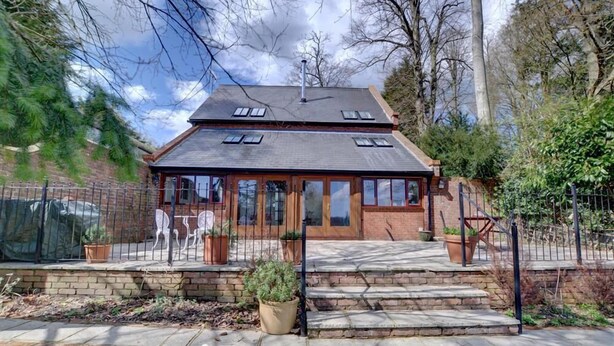 Exterior - 3 Bed in Hartfield (oc-tw653) (Hartfield)