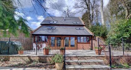 3 Bed in Hartfield (oc-tw653)