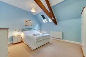 3 makuuhuonetta, silitysrauta/-lauta, ilmainen Wi-Fi, vuodevaatteet