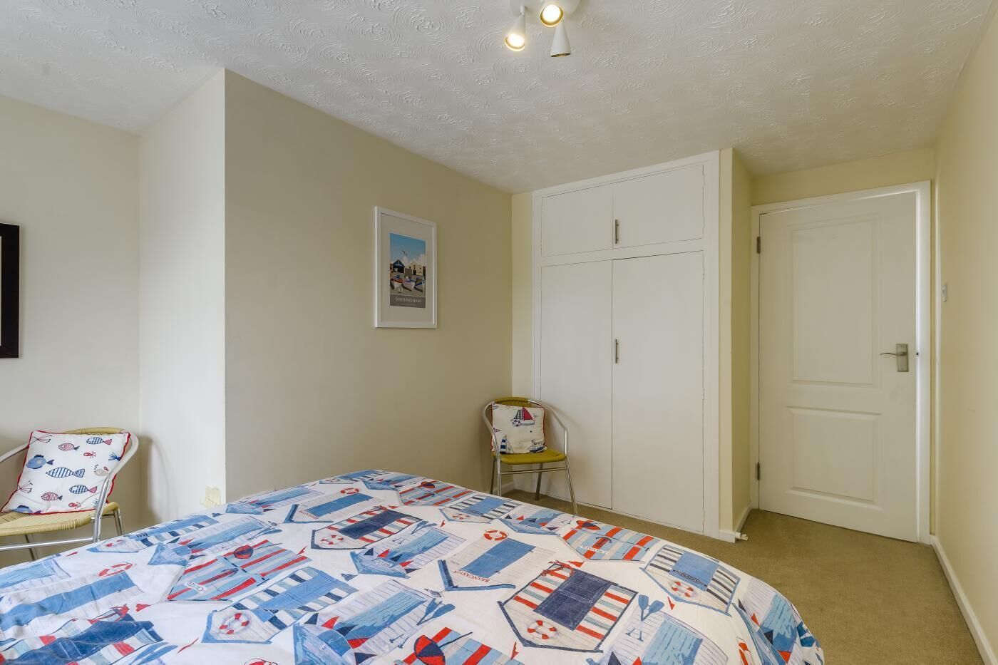 3 bedrooms, iron/ironing board, travel crib, WiFi (free)