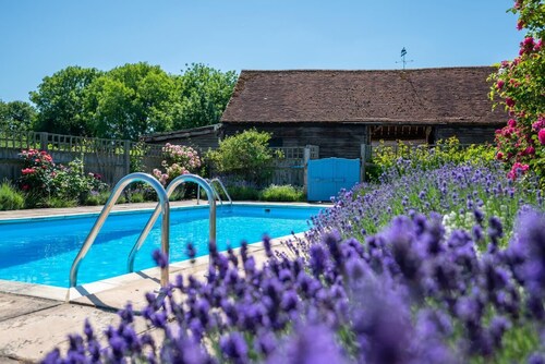 2 Bed in Wisborough Green (oc-wsx720)