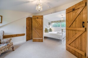 4 bedrooms, iron/ironing board, free WiFi, bed sheets - 4 Bed in Outgate (oc-c32992) (Outgate)