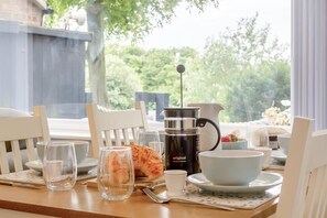 Dining - 2 Bed in Weybourne (oc-1590) (Weybourne)
