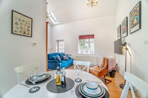 Interior - 1 Bed in Burleigh (oc-p32980) (Minchinhampton)