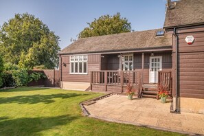 Exterior - 1 Bed in Burleigh (oc-p32980) (Minchinhampton)