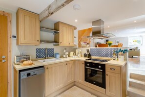 Microwave, oven, dishwasher, high chair - 2 Bed in Summerbridge (oc-o32940) (Hartwith cum Winsley)