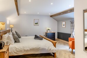 2 chambres, lit parapluie, Wi-Fi gratuit, draps fournis