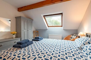 Bügeleisen/Bügelbrett, Reisekinderbett, kostenloses WLAN, Bettwäsche